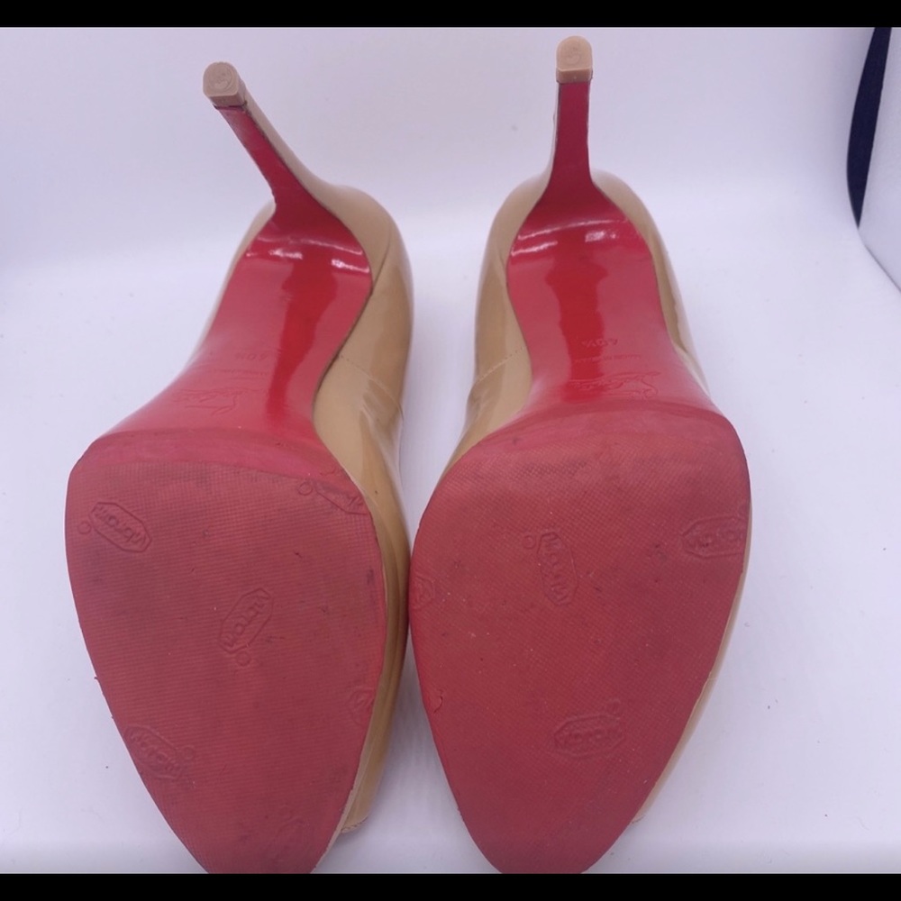 Christian Louboutin nude patent peeptoe heels great condition.
